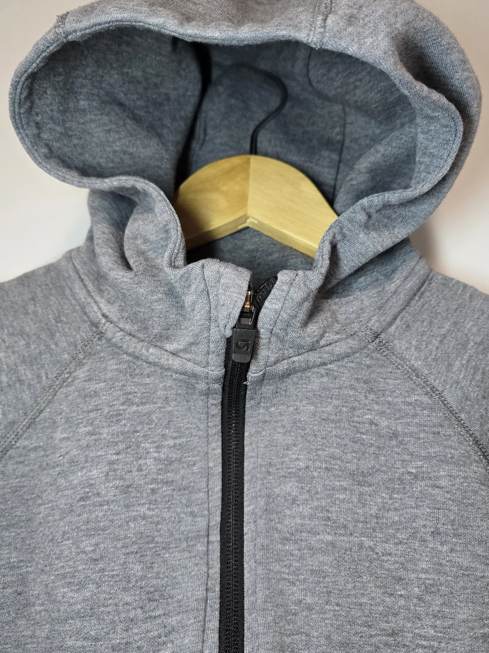 Kids GapFit Tech Hoodie In Gray Black Trim 5yrs